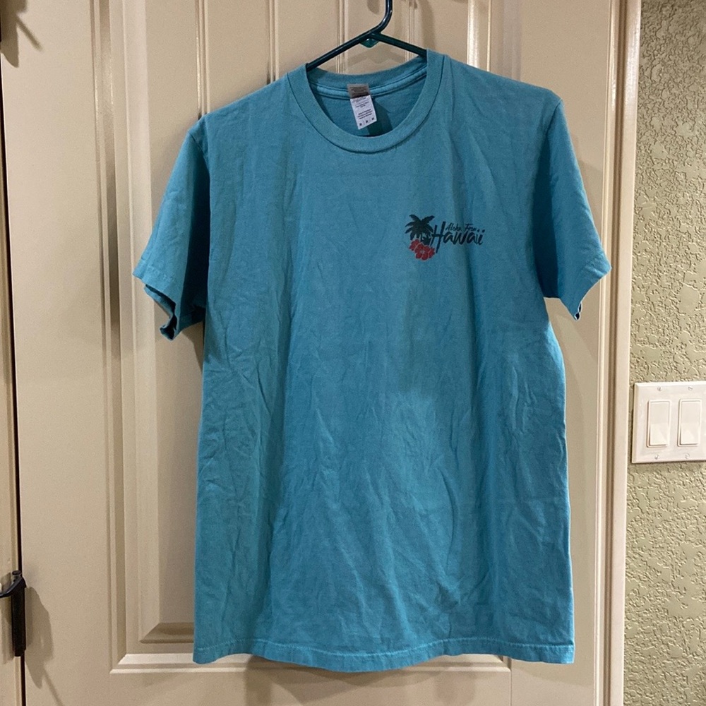 Crewneck Tee Gildan Brand Shirt. NWOT!